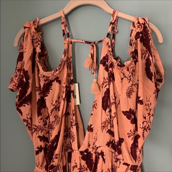 NWT- Top Shop Floral Romper. Size Large - Picture 5 of 6